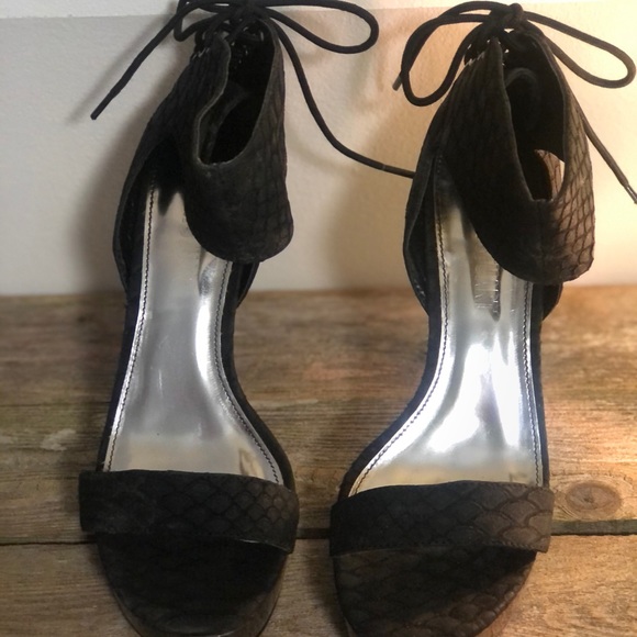 COLIN STUART #259416-093 lace up heels - Picture 2 of 5
